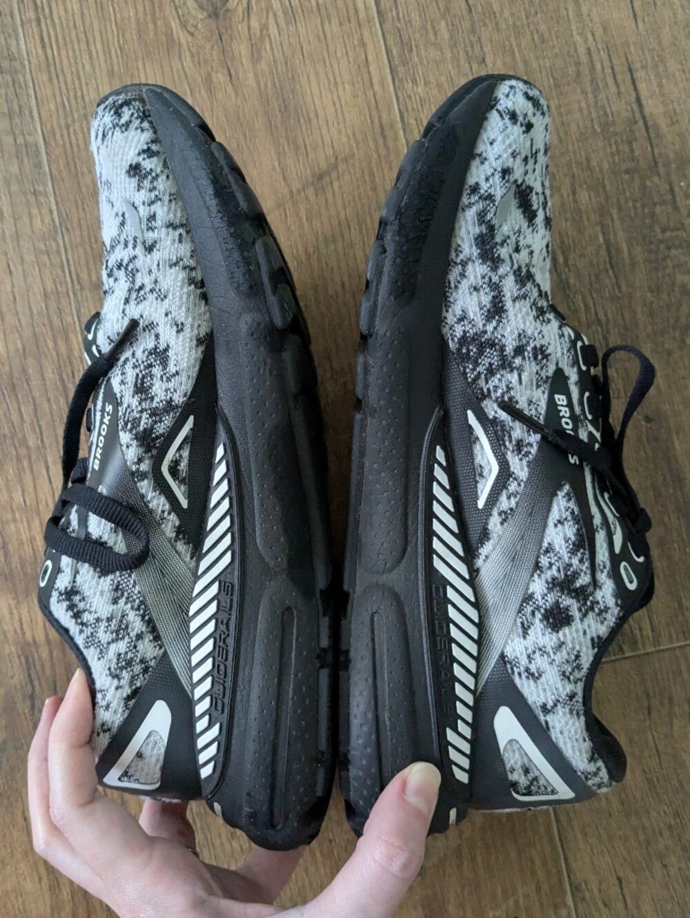 Brooks Adrenaline GTS 23 Running Sneakers In Black Gray White Women's Size 7 - Picture 5 of 11
